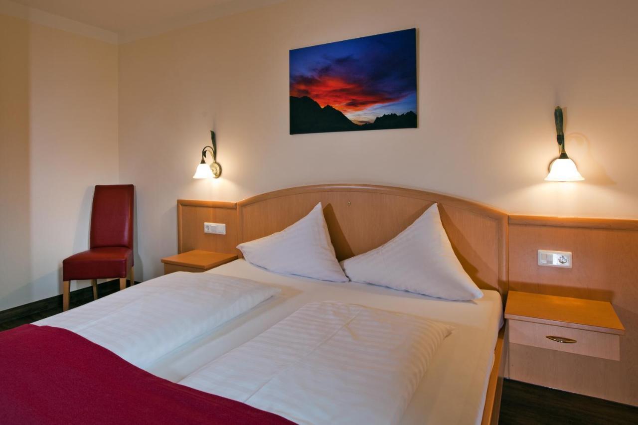 Hotel Truyenhof Ried im Oberinntal Exterior photo
